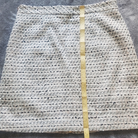 Karl Lagerfeld Cream and Black Tweed A-Line Skirt, Size 8 - Picture 4 of 12